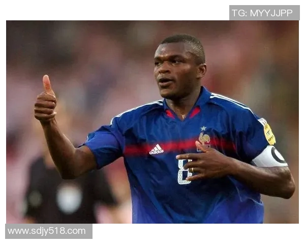 足球明星德塞利的传奇人生与辉煌成就回顾